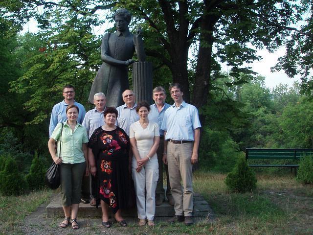 Prof. Dr. Timo Ulrichs mit Kollegen im Puschkin-Park Dolna