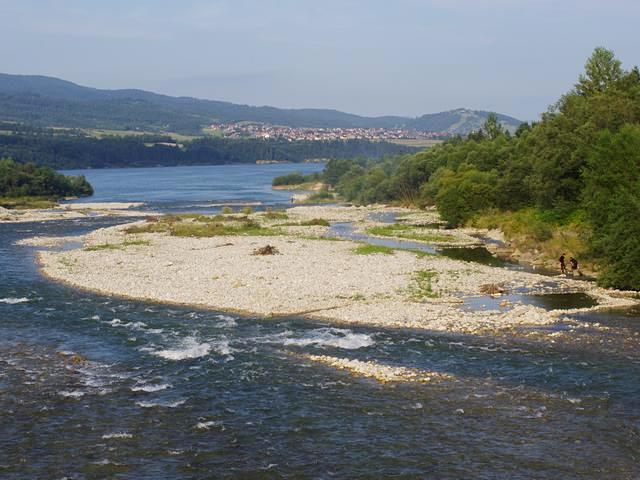 Karpatenflüsse speisen den polnischen Jezioro Czorsztyńskiego (Schorstiner Stausee) unweit der slowakischen Grenze