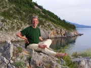 Senj in Kroatien, Frieder Monzer in der natürlichen Steingartenwelt neben dem Campingplatz Ujča